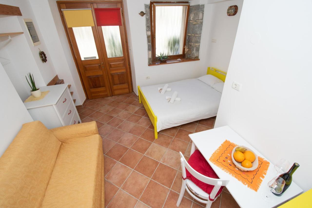 Apartma Studio May
